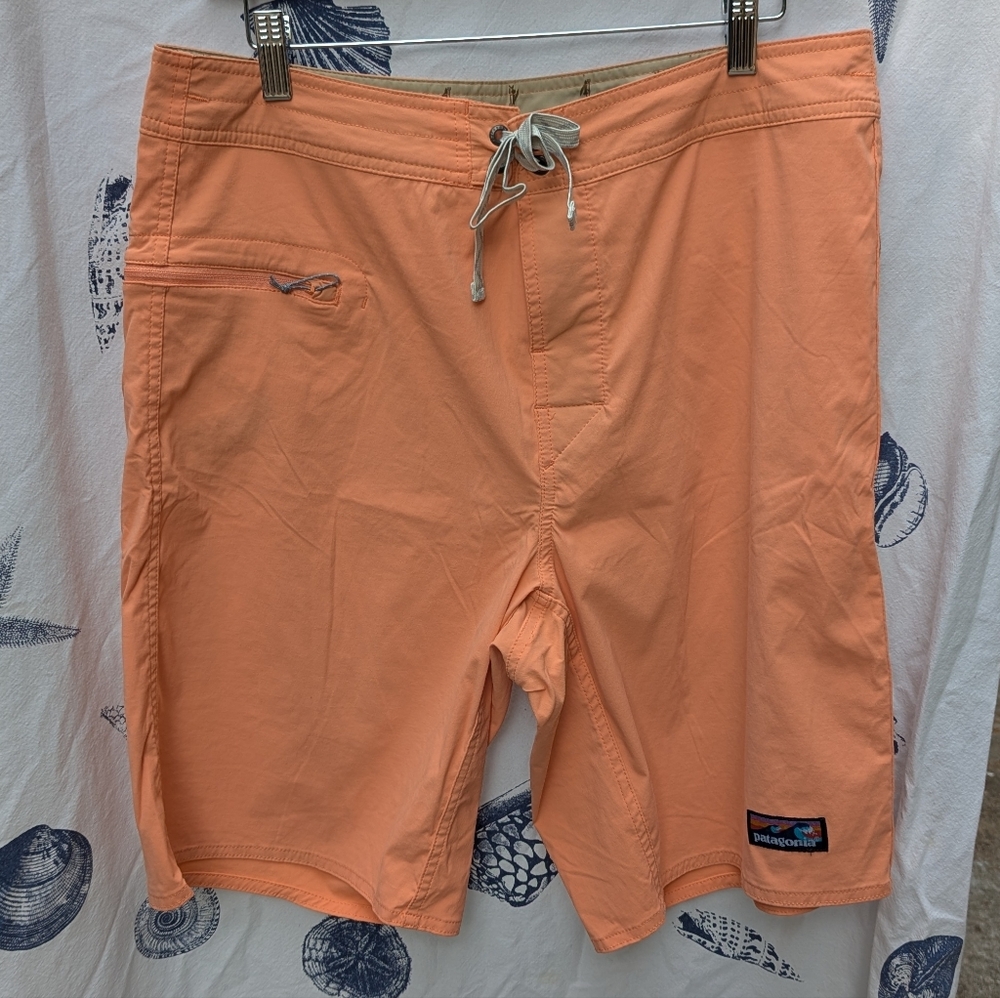 Patagonia Stretch Wavefarer Boardshorts Size 35 Peach